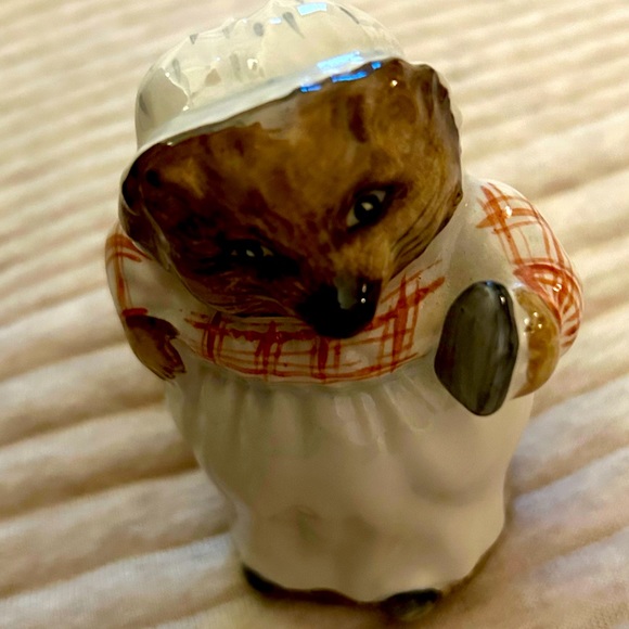 Beswick England, F. Warne and co., Beatrix Potter Mrs. Tiggy Winkle figurine - Picture 3 of 4